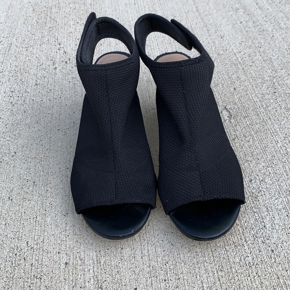 IMPO Stretch Black Wedges